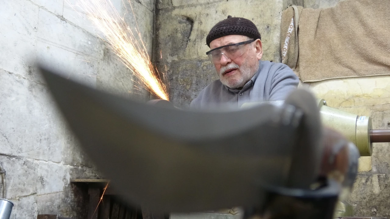 Cemil Usta 5 Metrekarelik Dükkanda 67 Yılı Devirdi! (5)