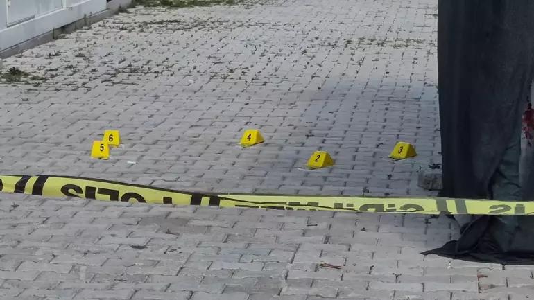 Dini Nikahla Birlikte Yaşadığı Kadın Ile Eniştesini Tabancayla Yaraladı (2)