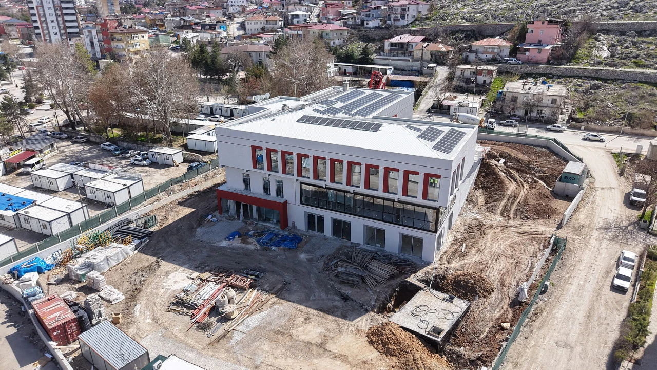 Elbistan Halk Kütüphanesi Inşaatında Sona Gelindi (2)