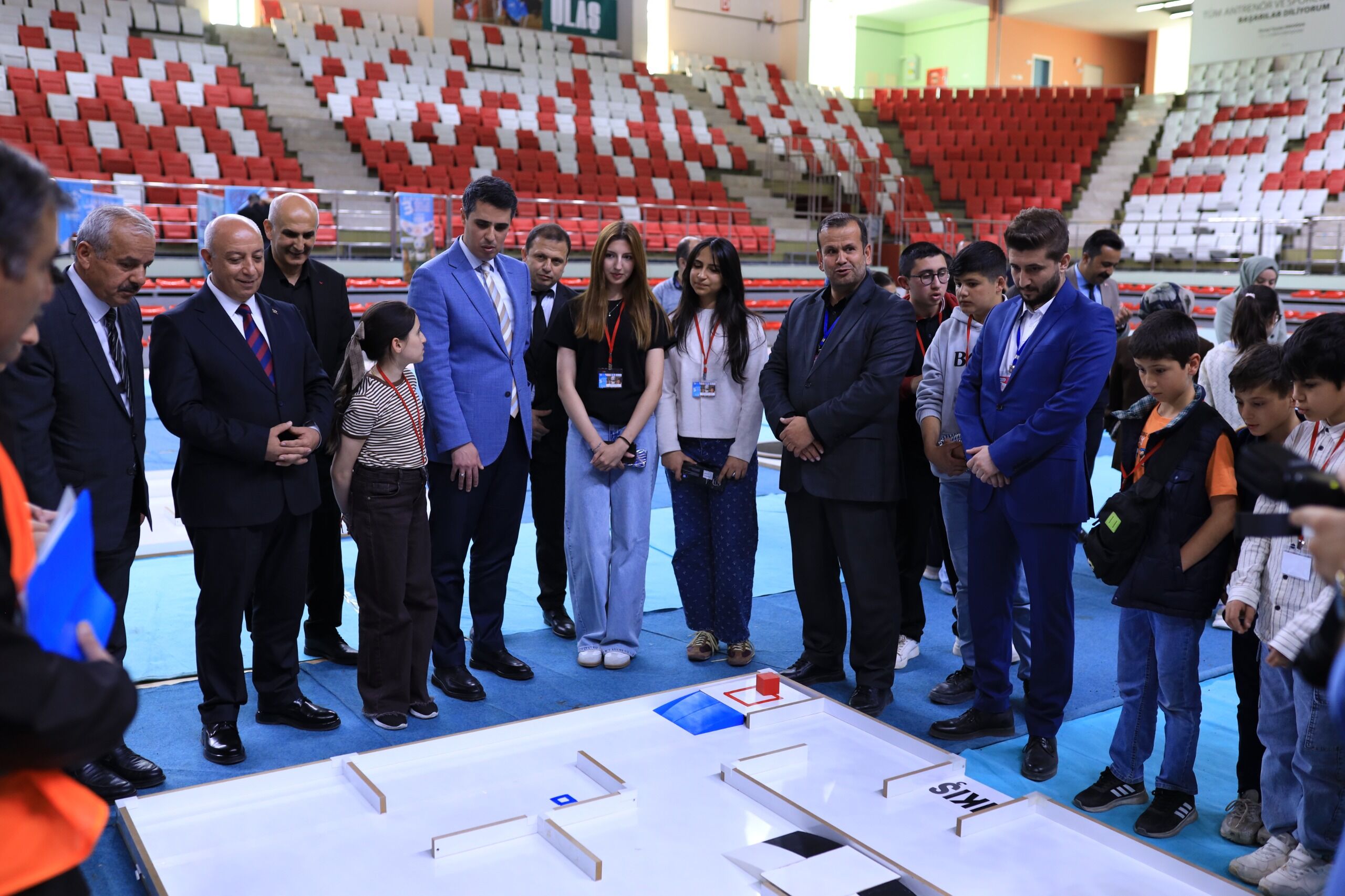 Elbistan Robot Yarışmaları Tamamlandı 583 Öğrenci Kıyasıya Yarıştı (1)