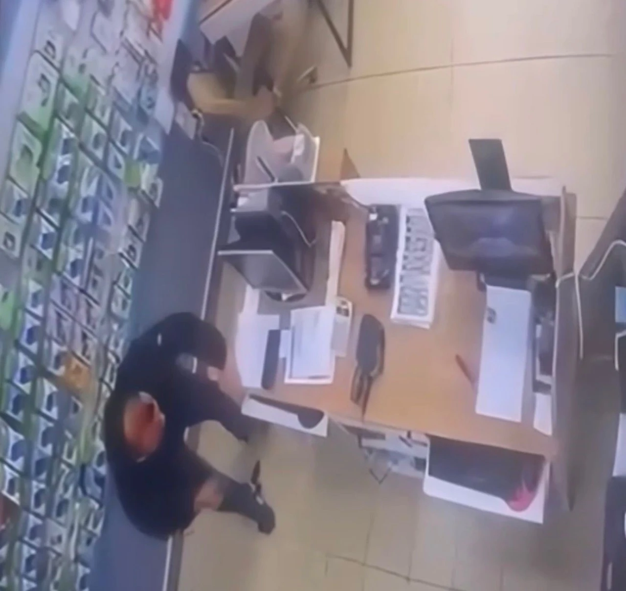 Gaziantep Nizip’te Iş Yerinde Silahlı Saldırı! Ayaklarından Vuruldu (3)