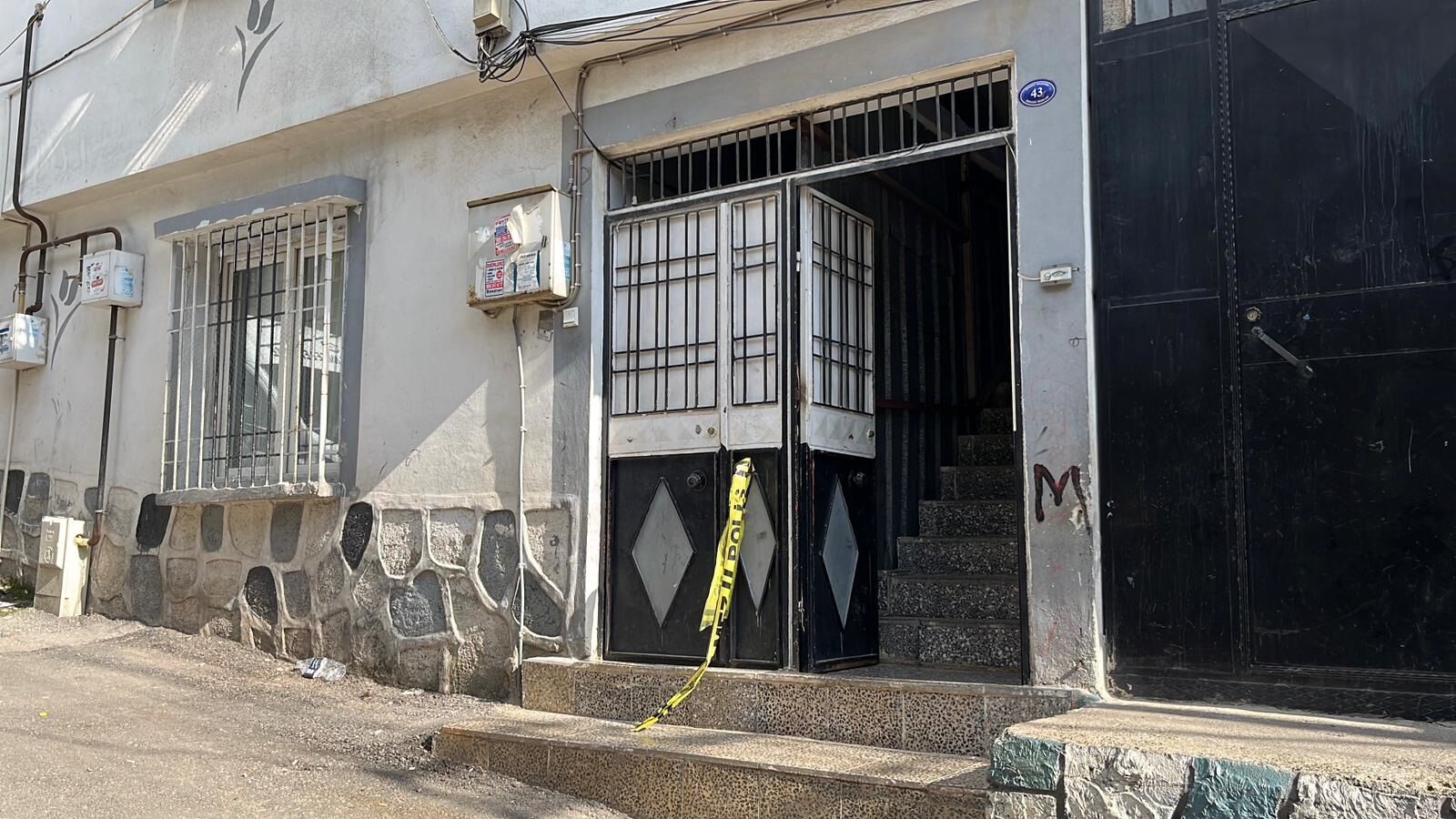 Gaziantep'te 14 Yaşındaki Kız Çocuğu, Babasını Boynundan Bıçaklayıp, Öldürdü (1)