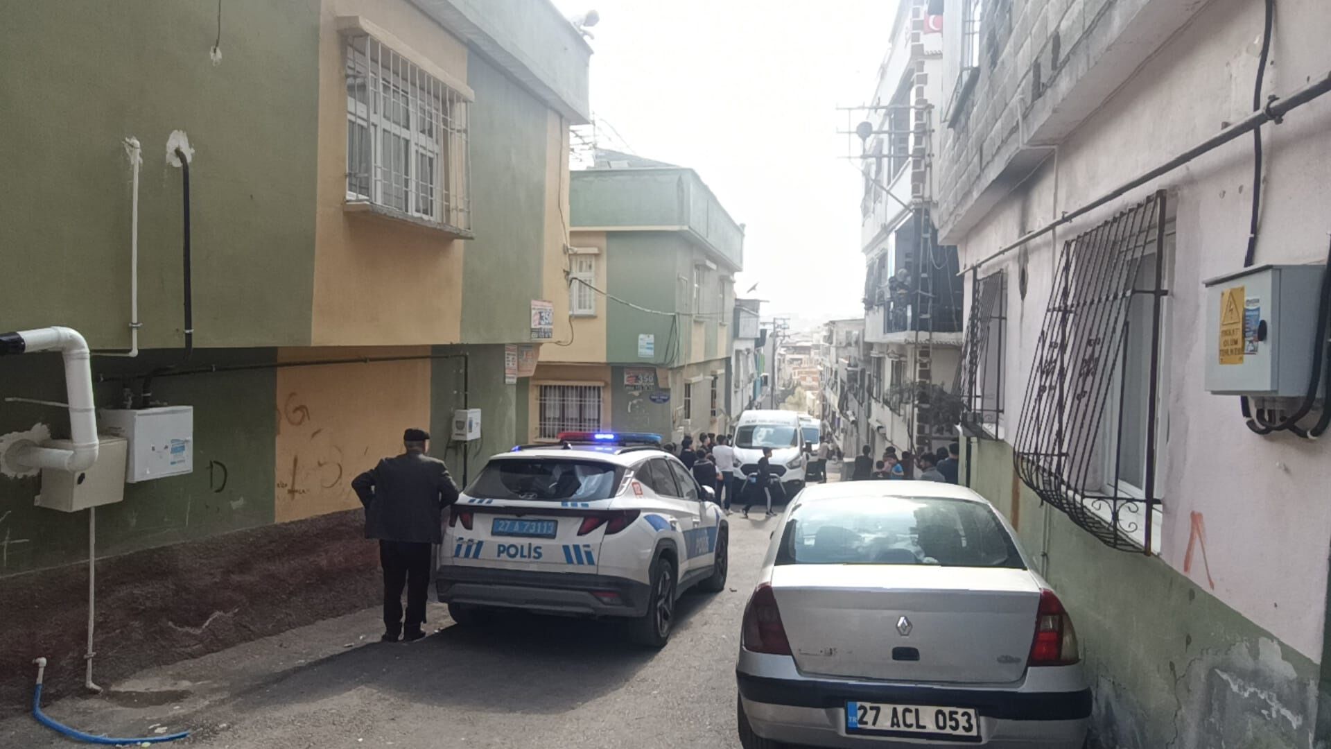 Gaziantep'te 14 Yaşındaki Kız Çocuğu, Babasını Boynundan Bıçaklayıp, Öldürdü (2)