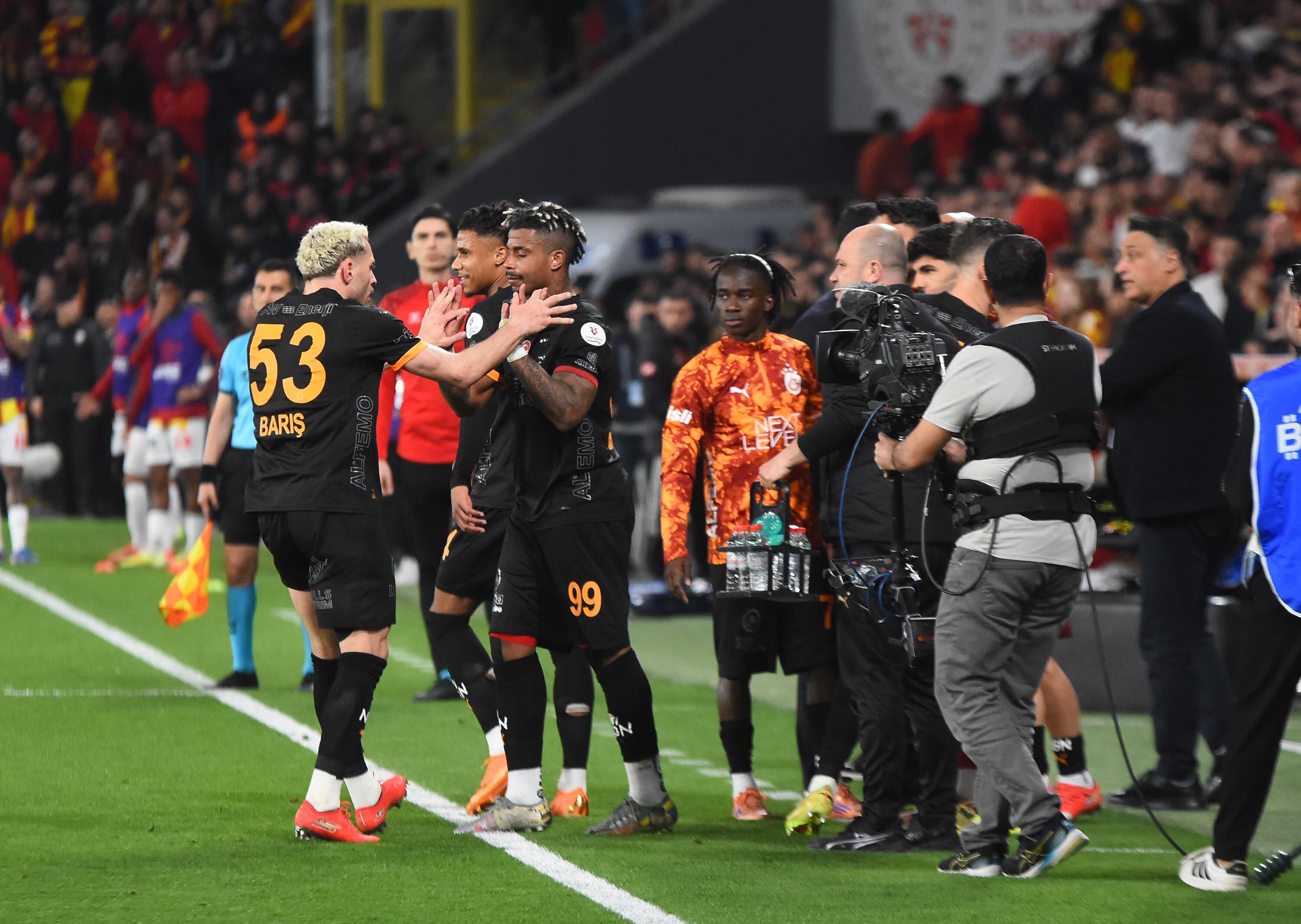 Göztepe 1 3 Galatasaray Maç Özeti Ve Golleri Zirve Yarışında Kritik Galibiyet (3)
