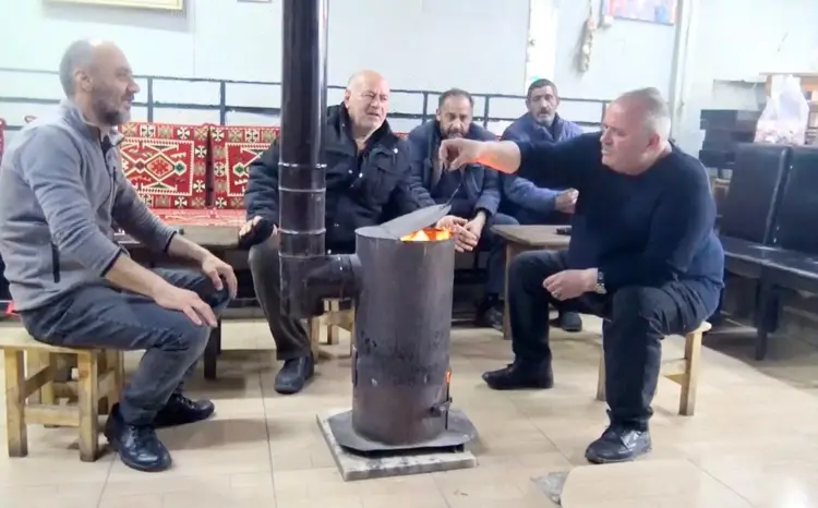 Hava Sıcaklığı Eksi Derecelere Düştü, Nisanda Da Soba Yaktılar (1)