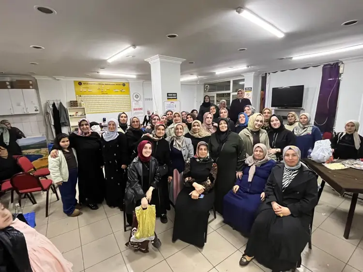 Kadın Muhtar Seçim Vaadini Yerine Getirdi, Kadınlar Kahveye Erkekler Eve Gitti (2)