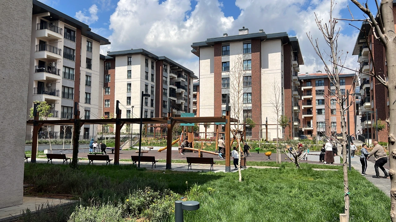 Kahramanmaraş Ebrar Sitesi'nde Hayat Yeniden Başladı! (5)