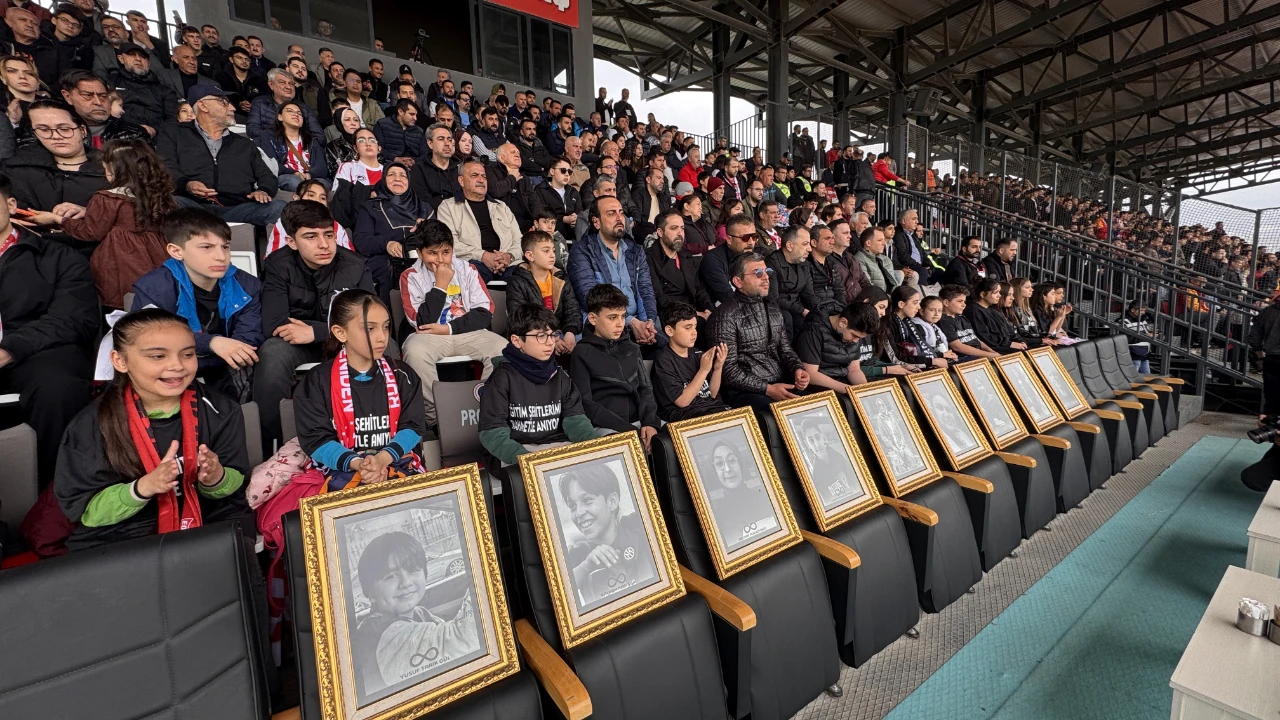 Kahramanmaraş İstiklal Spor Maçında Şehitlere Büyük Vefa-1