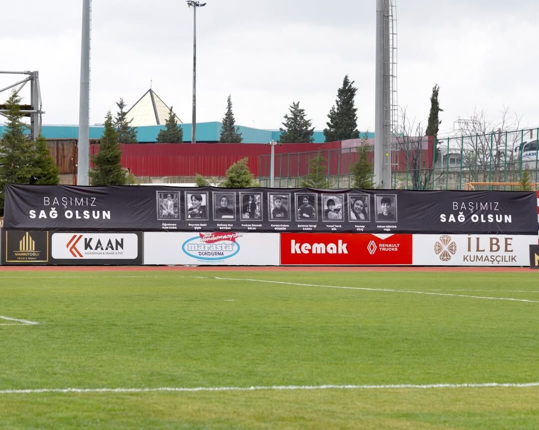 Kahramanmaraş İstiklalspor Sahaya Yasla Çıkıyor (2)