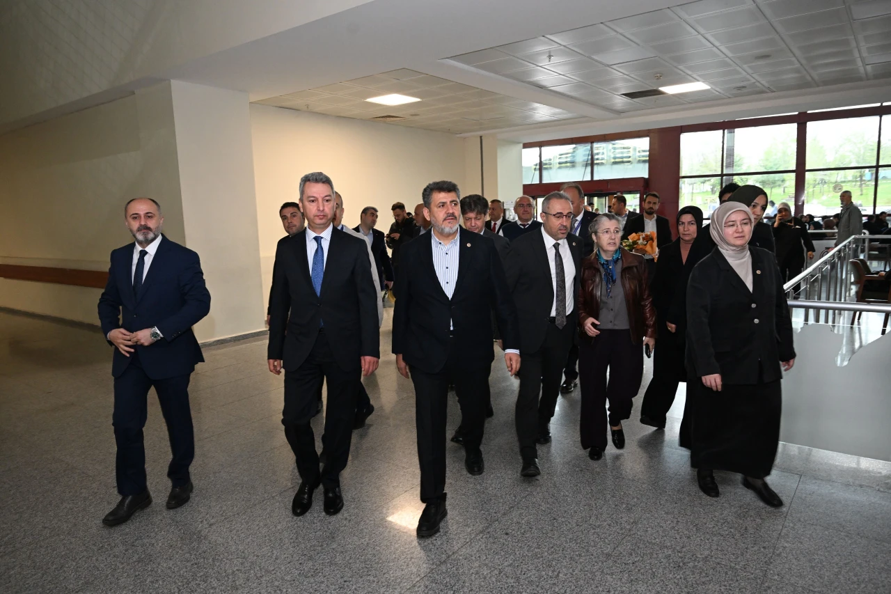 Kahramanmaraş Milletvekillerinden Yaralı Öğrencilere Ziyaret (2)