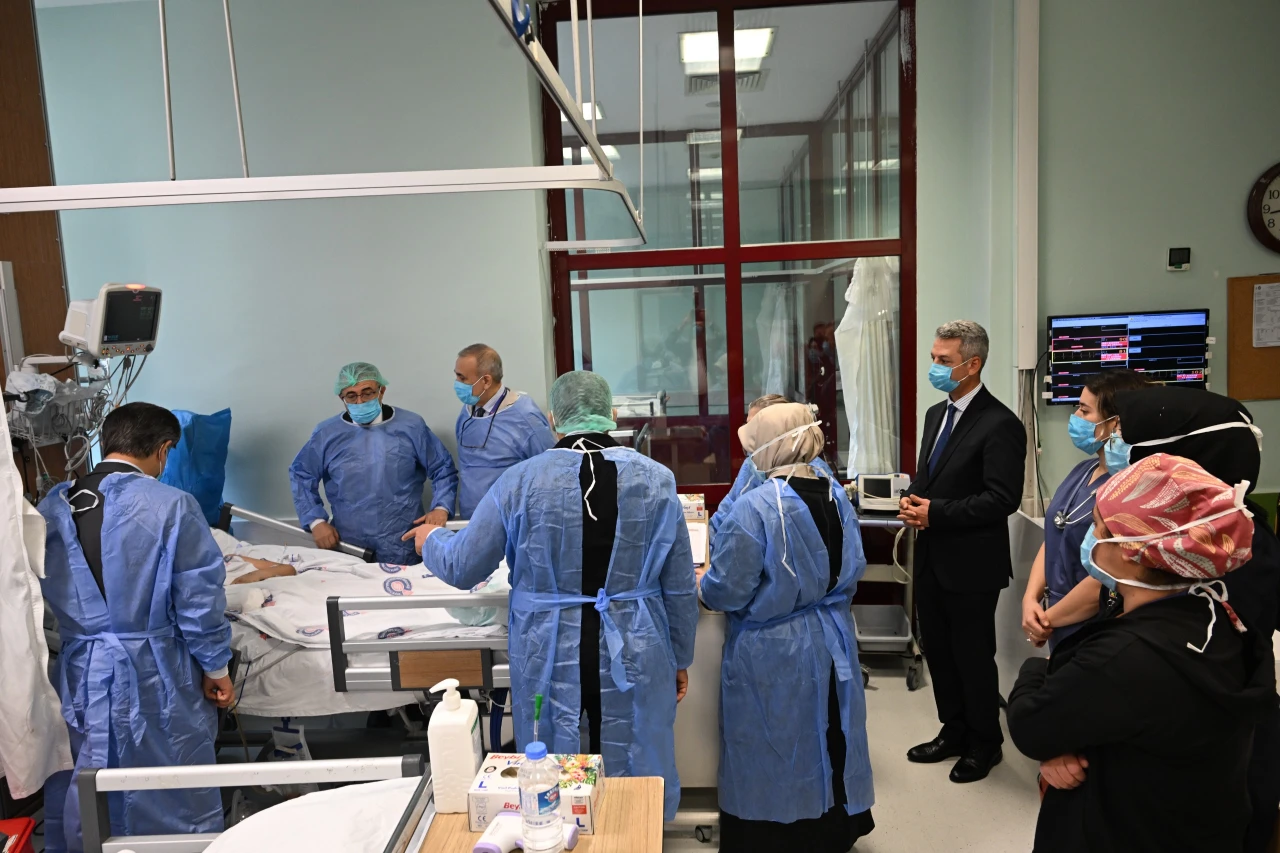 Kahramanmaraş Milletvekillerinden Yaralı Öğrencilere Ziyaret (3)