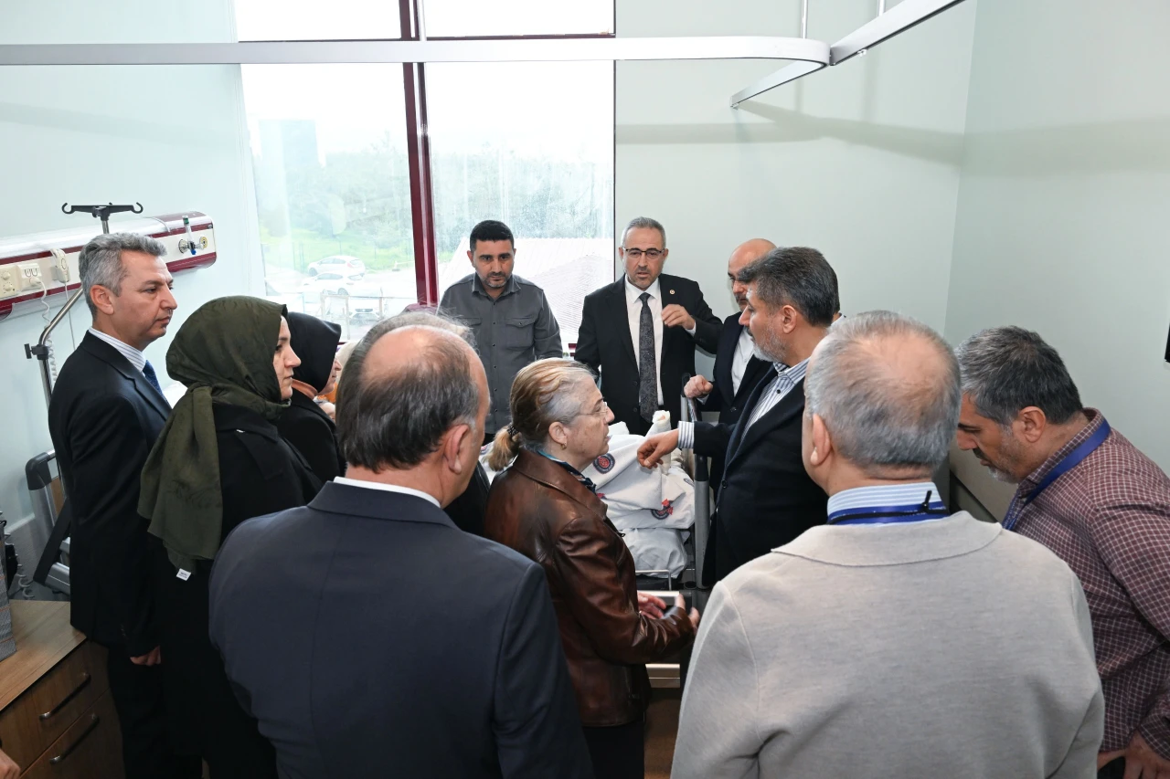 Kahramanmaraş Milletvekillerinden Yaralı Öğrencilere Ziyaret (6)