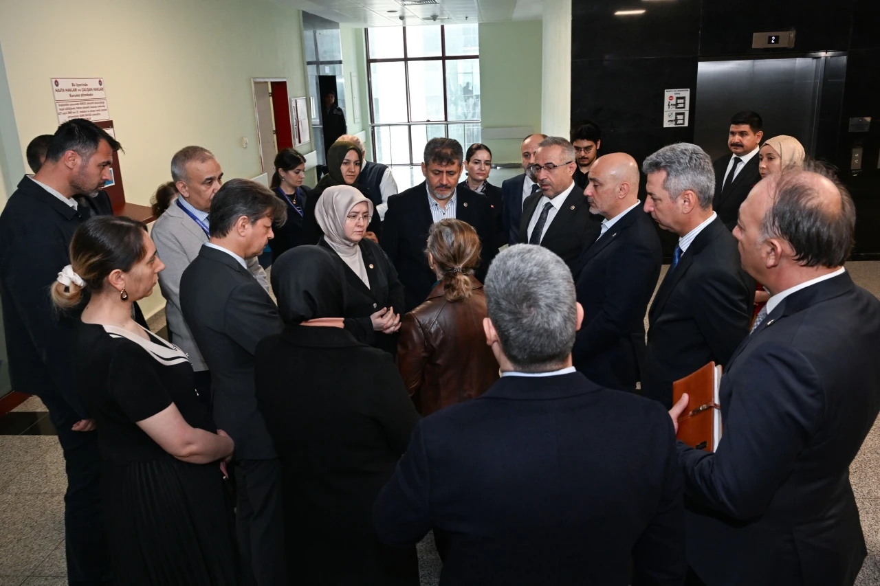 Kahramanmaraş Milletvekillerinden Yaralı Öğrencilere Ziyaret (7)