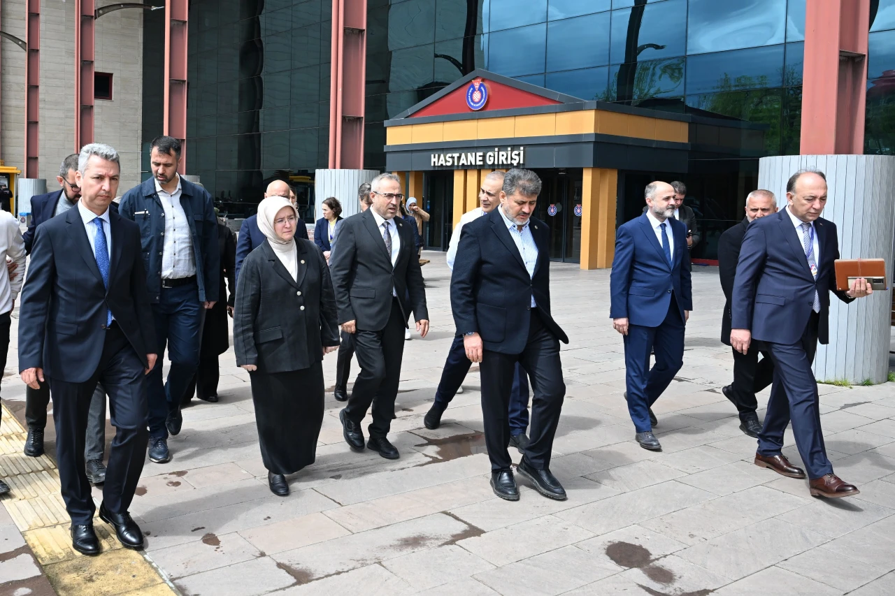 Kahramanmaraş Milletvekillerinden Yaralı Öğrencilere Ziyaret (8)