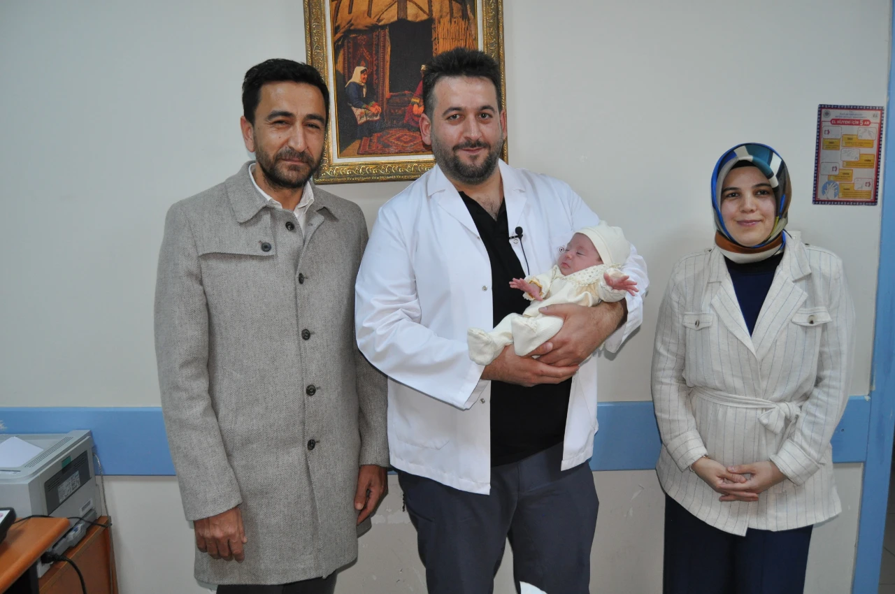 Kahramanmaraş Mucize Doğum! 11 Yıllık Hasret Ameliyatla Sona Erdi (1)