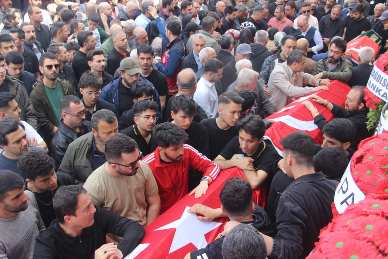 Kahramanmaraş Okul Saldırısında Ölen 4 Öğrenci Abdülhamid Han'da Uğurlandı! (11)