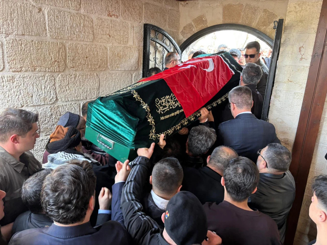 Kahramanmaraş Okul Saldırısında Ölen Şuranur Sevgi Kazıcı Toprağa Verildi! (9)