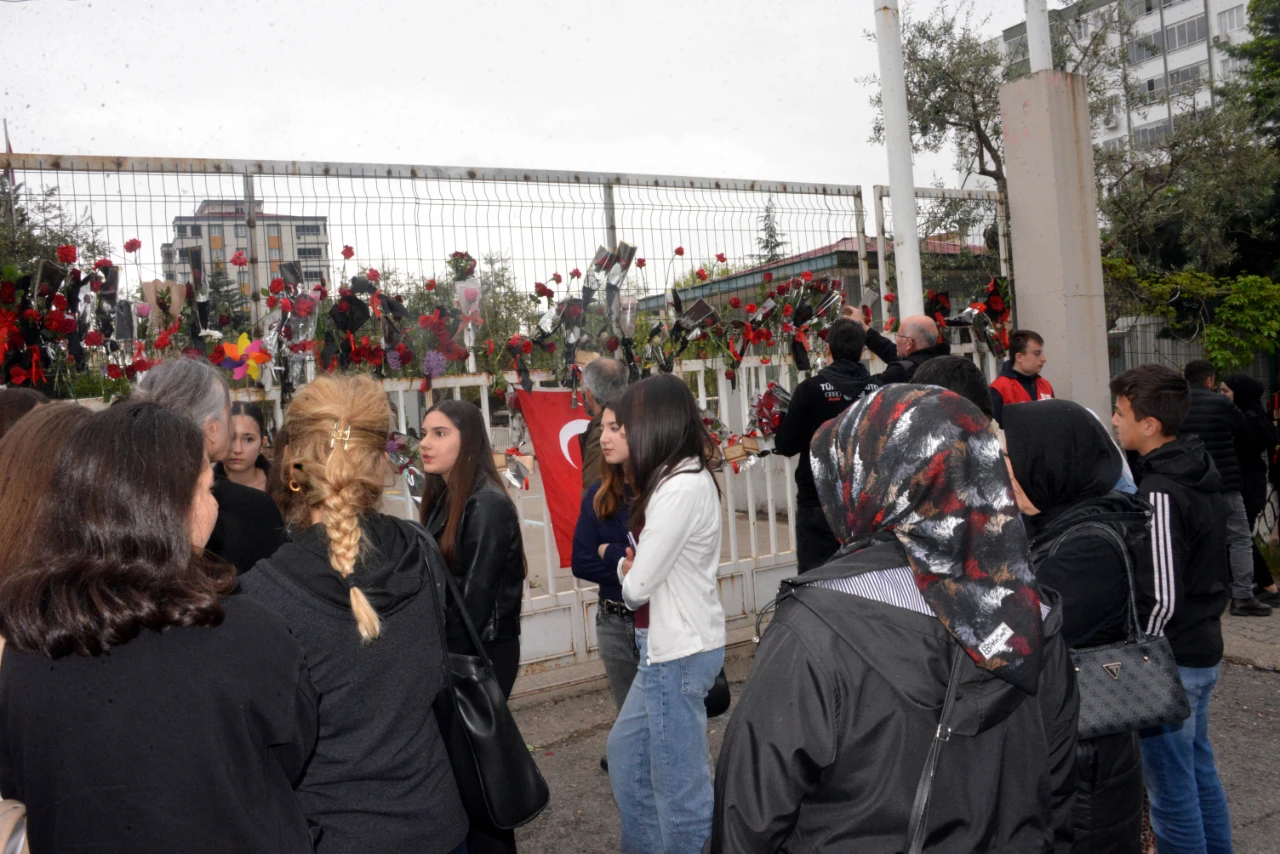 Kahramanmaraş Okulda 9 Kişiyi Öldüren Öğrenci, Arkadaşlarına Saldırı Yapacağını Söylemiş (13)