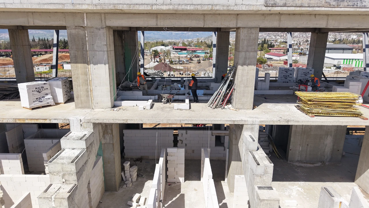Kahramanmaraş'ın 2 Milyar Tl'lik Yeni Stadyumu Yükseliyor! (12)