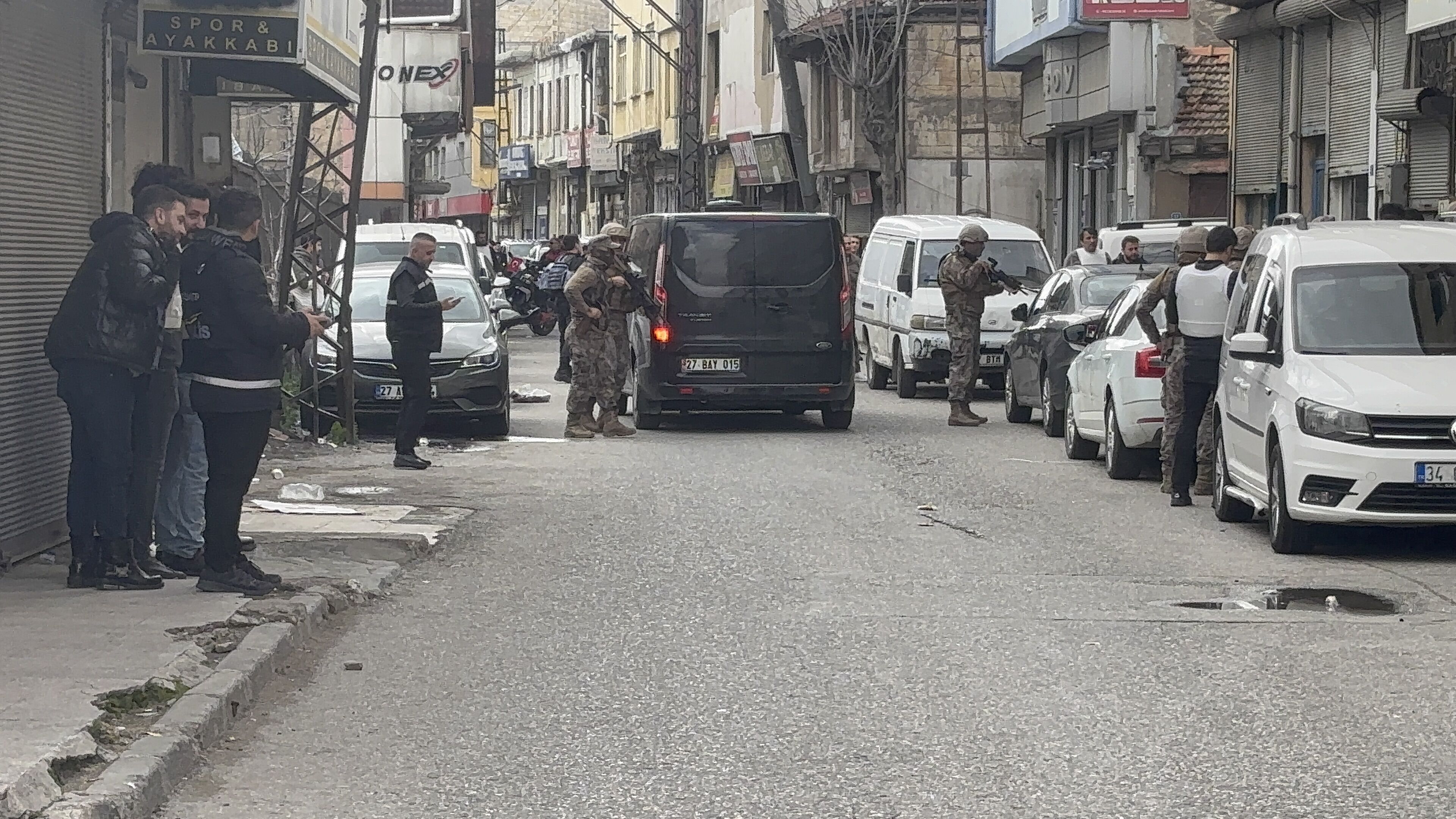Kahramanmaraş’ın Komşu Ilinde Bir Şahıs 5 Kişiyi Rehin Aldı, Polise Ateş Açtı (3)