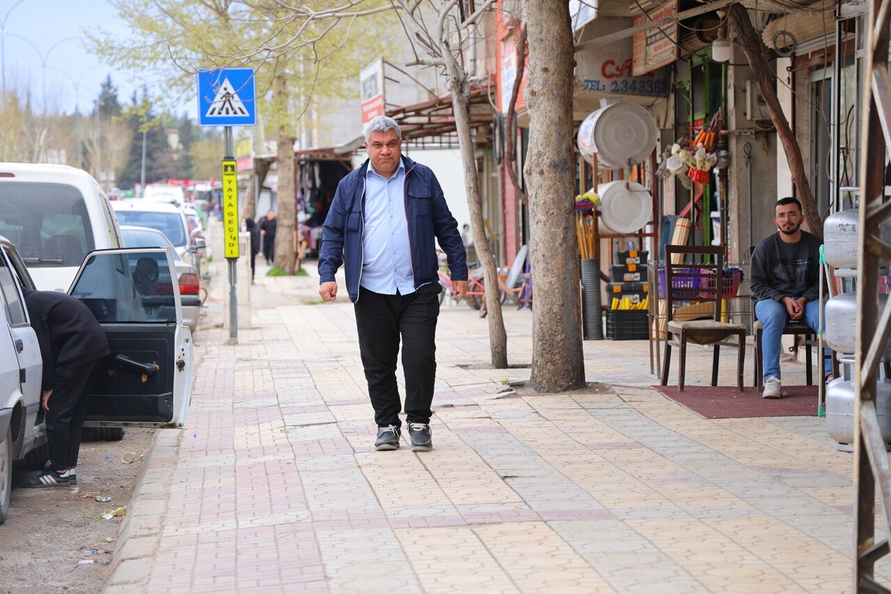 Kahramanmaraşlı Adamın 3 Renkli Gözleri Görenleri Şaşırtıyor (3)