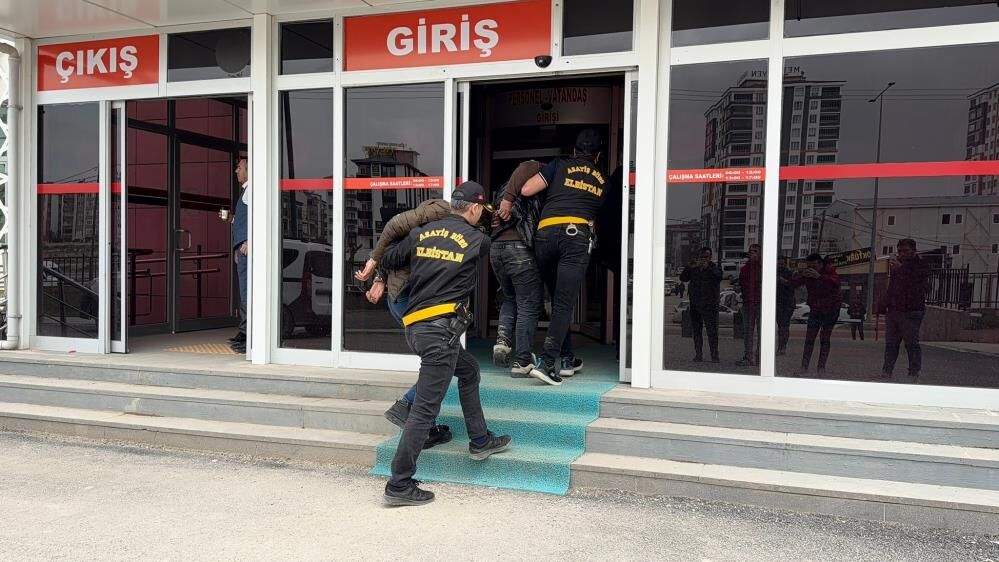 Kahramanmaraş’ta 2,1 Milyon Tl’lik Vurgun “Sahte Polis” Tuzağı Çökertildi (2)