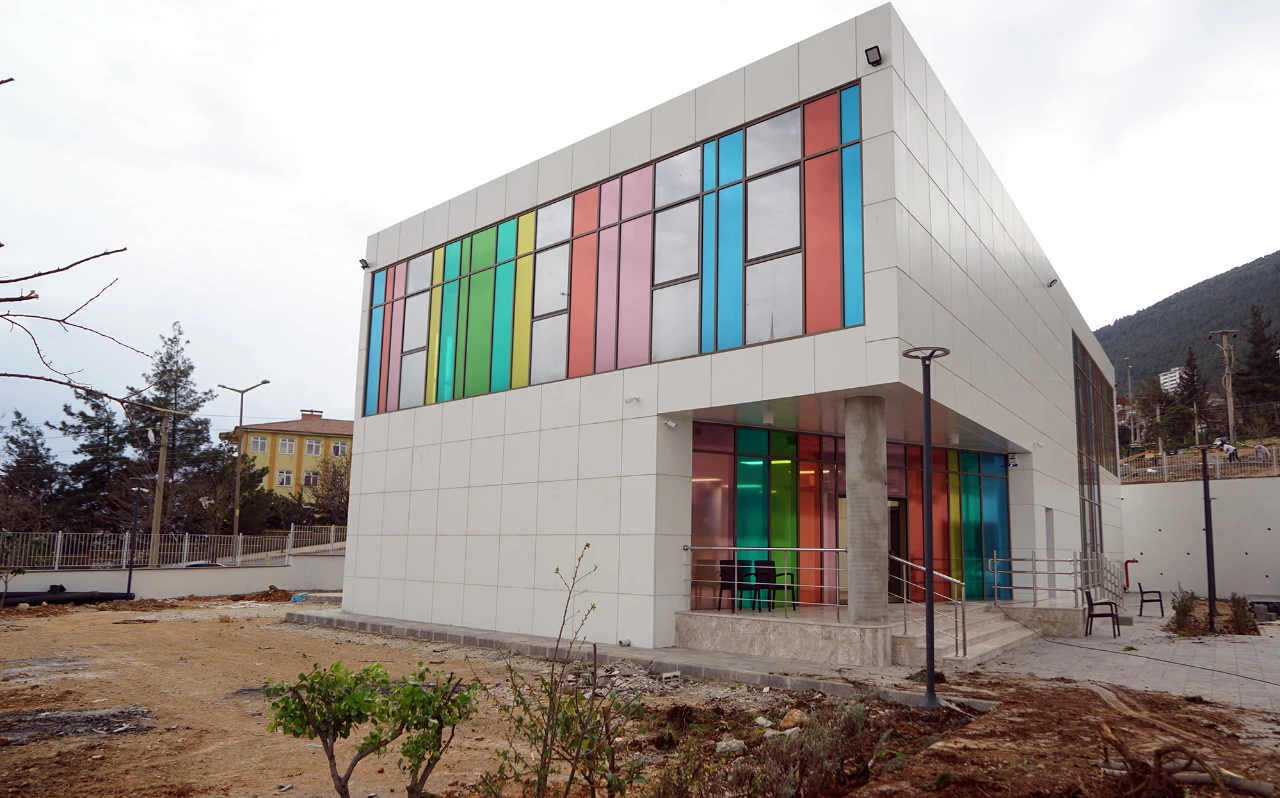 Kahramanmaraş’ta 60 Milyonluk Çocuk Sanat Merkezi Açılışa Hazırlanıyor (5)