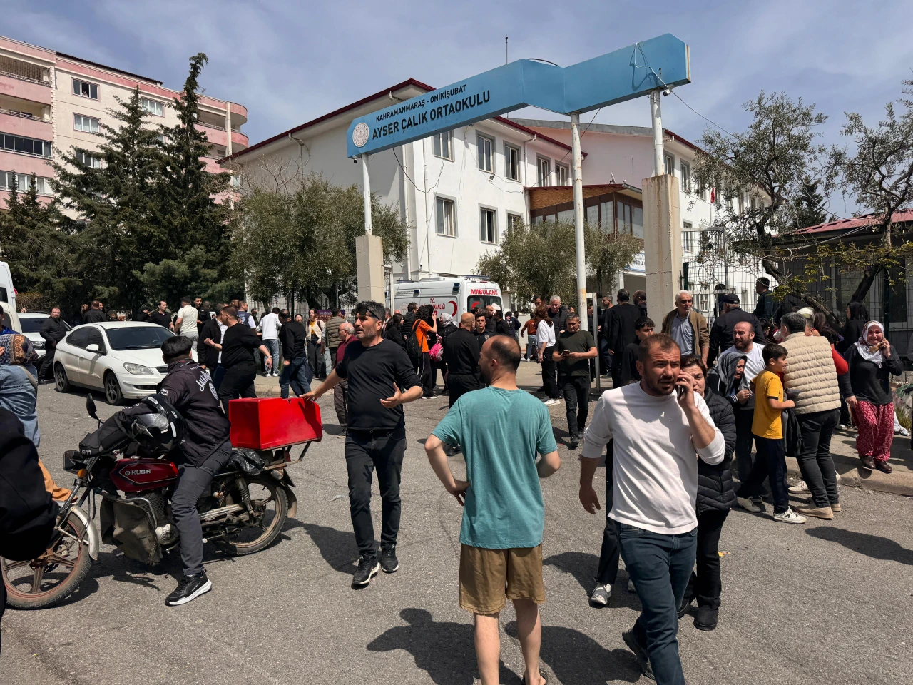 Kahramanmaraş'ta Ayser Çalık Ortaokulu Saldırısı Vali'den Ilk Açıklama (6)