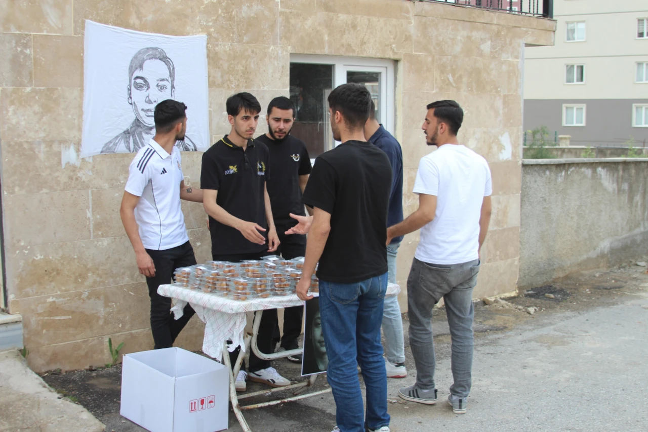 Kahramanmaraş'ta Bayram Futbolcu Olma Hayaliyle Toprağa Verildi! (7)