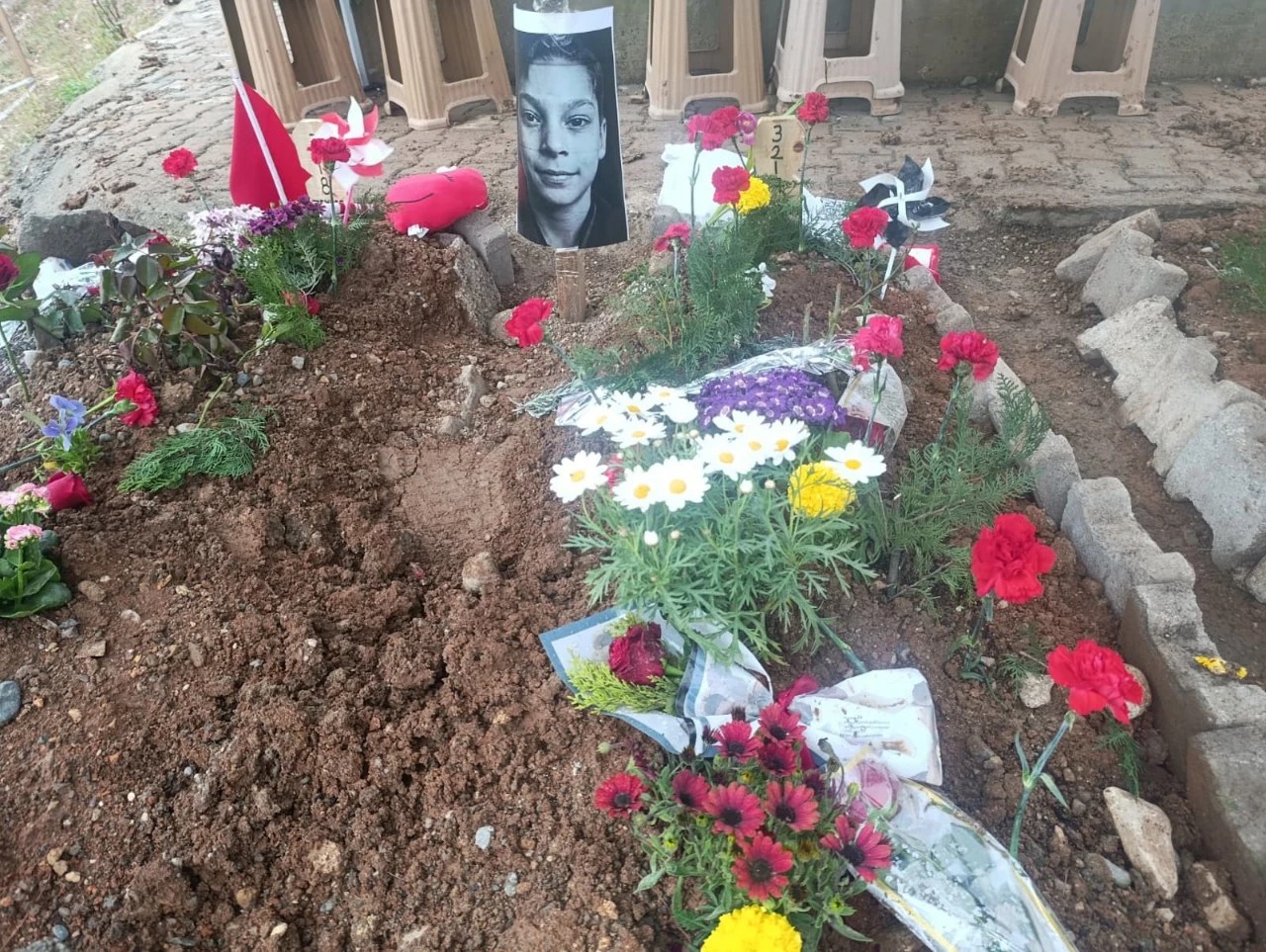 Kahramanmaraş'ta Dört Çocuk Yan Yana Defnedildi Feryatlar Yükseldi (2)