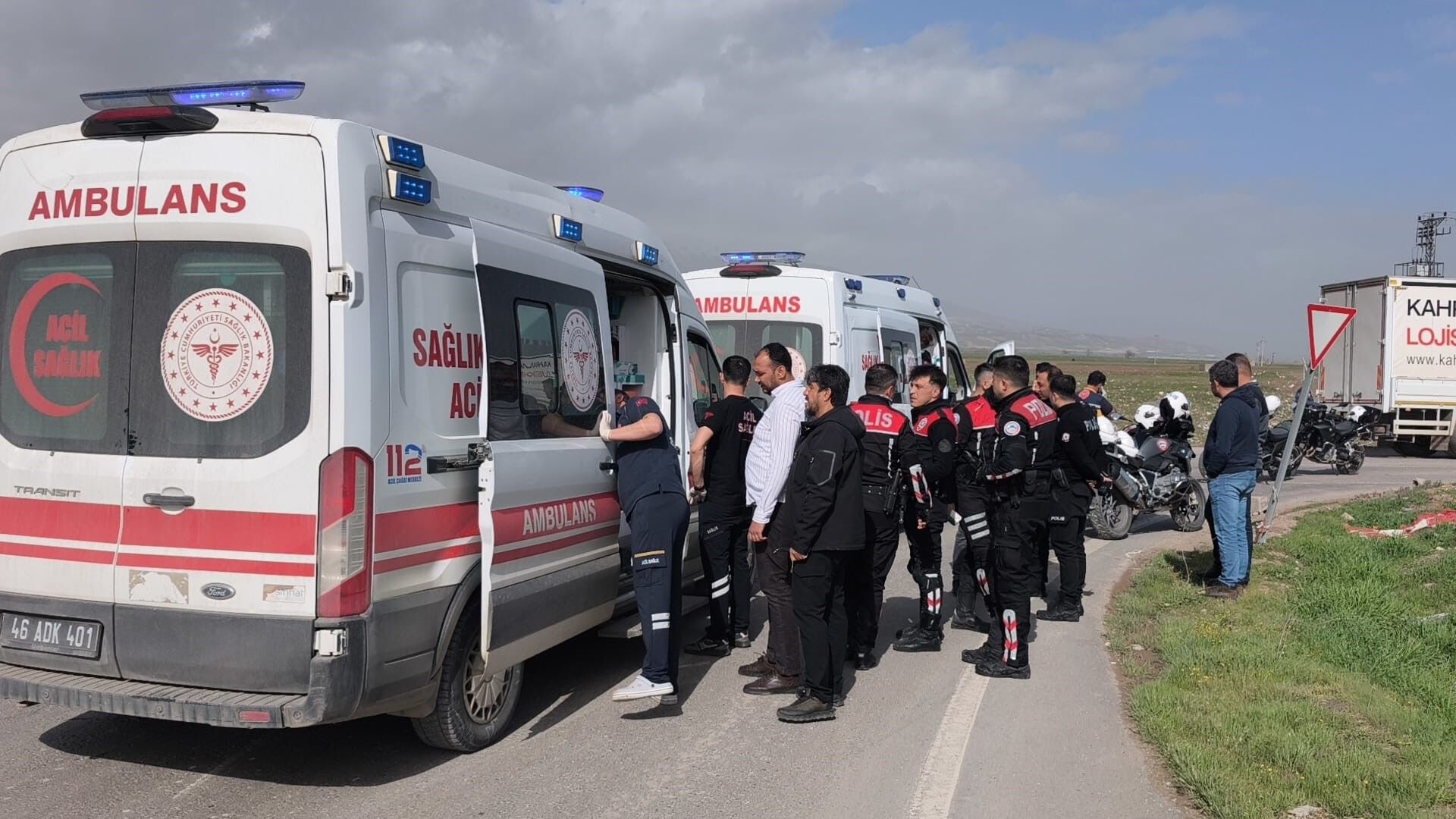 Kahramanmaraş'ta Ehliyetsiz Sürücü Polislere Çarptı 2 Polis Yaralı (1)