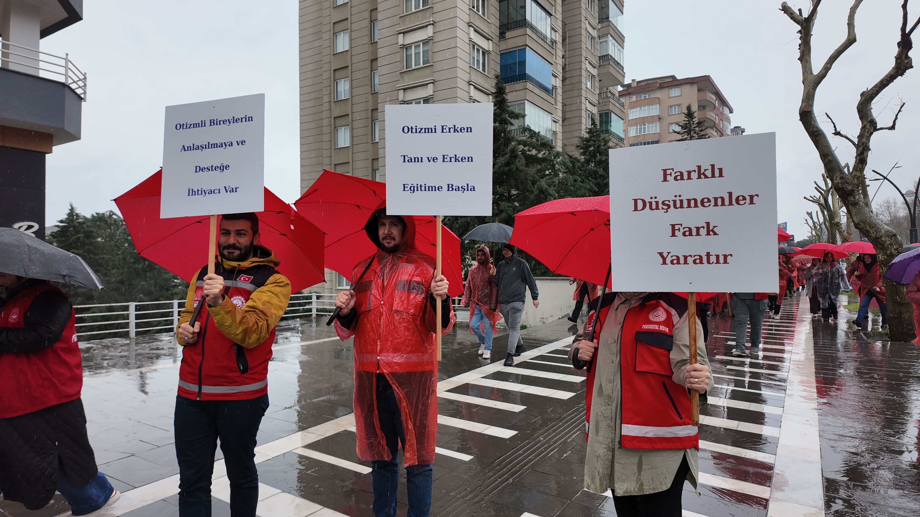 Kahramanmaraş’ta Farkındalık İçin Gökyüzüne Onlarca Balon Uçuruldu (1)