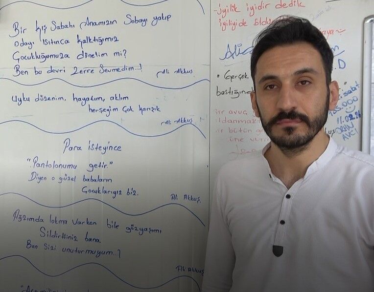 Kahramanmaraş'ta Konteynerdeki Çiğ Köftecinin Duvarları 'Duygu Duvarı'na Dönüştü (5)