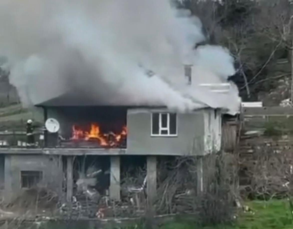 Kahramanmaraş’ta Korku Dolu Anlar Ev Yangını Söndürüldü (2)