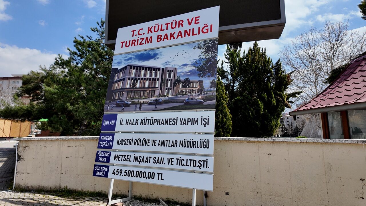 Kahramanmaraş’ta Necip Fazıl Kültür Merkezi Kapatıldı (3)