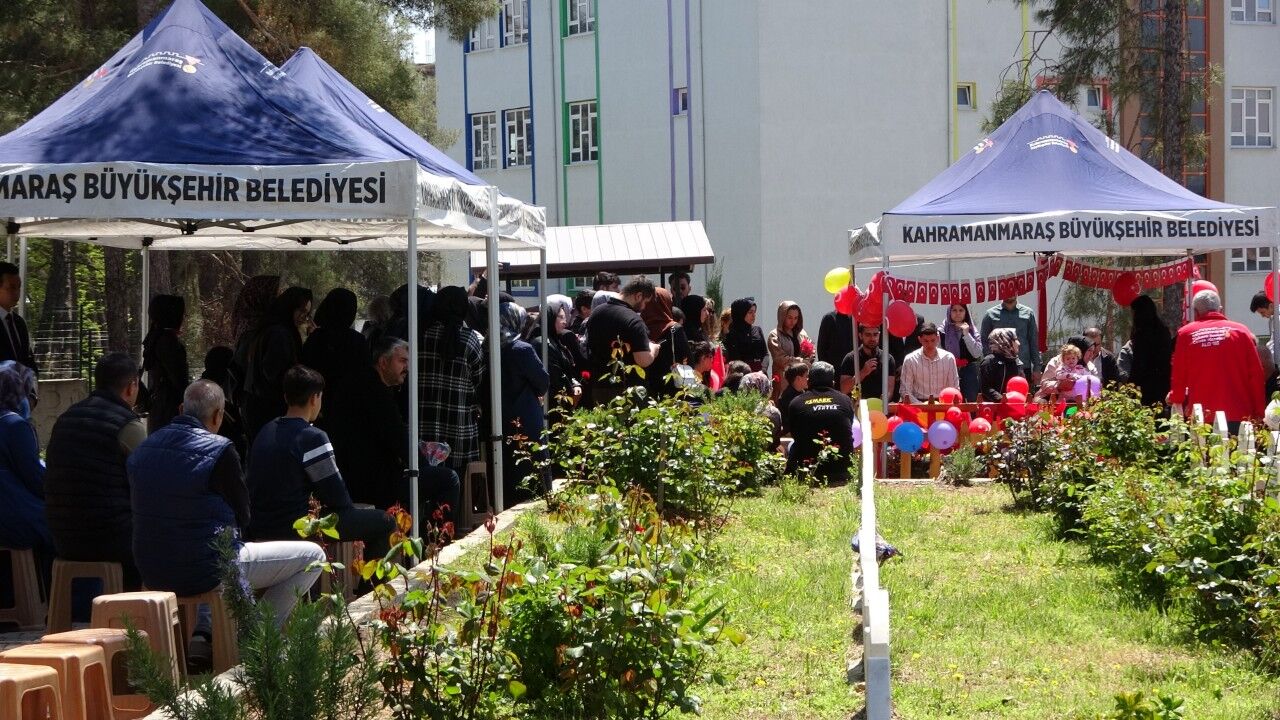 Kahramanmaraş'ta Okul Saldırısı Kurbanlarının Mezarı Süslendi! (1)