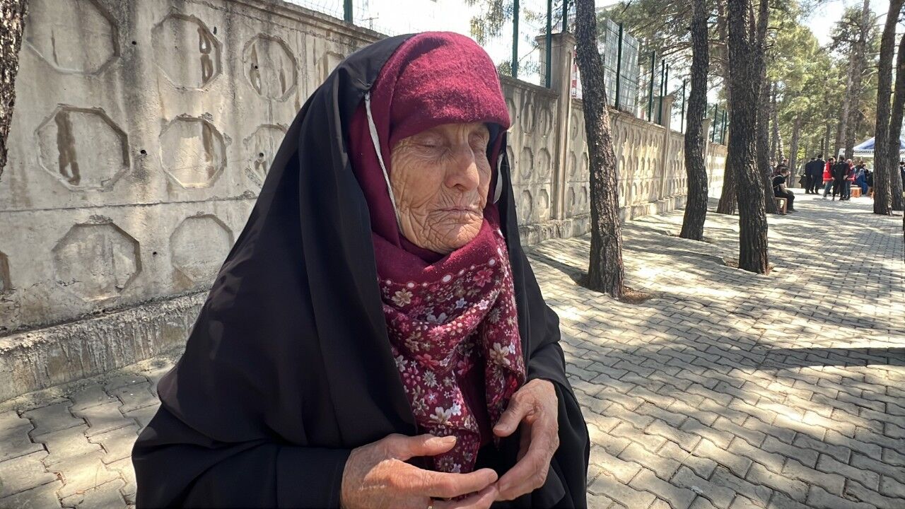 Kahramanmaraş'ta Okul Saldırısı Kurbanlarının Mezarı Süslendi! (6)