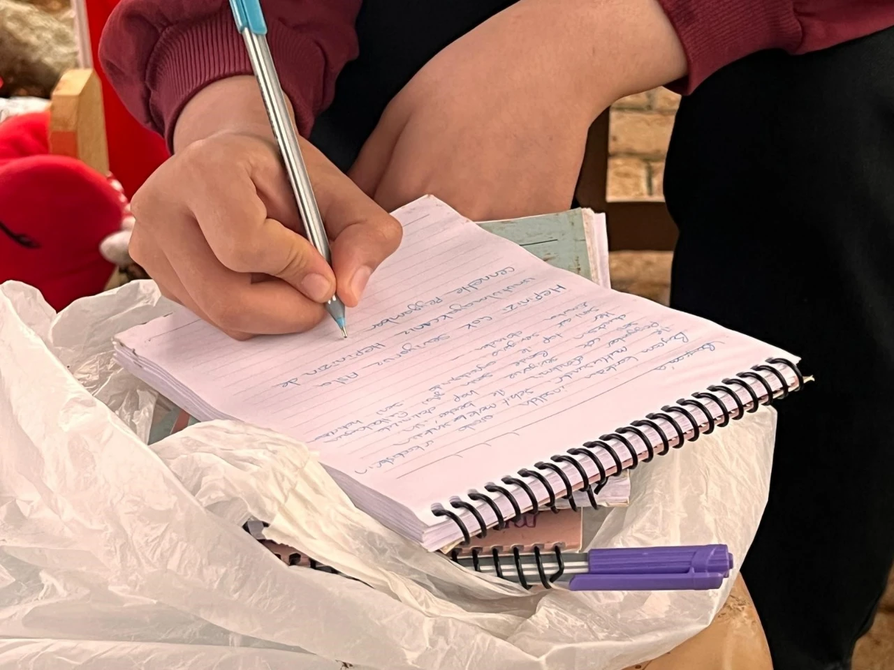 Kahramanmaraş'ta Okul Saldırısında Ölen Çocukların Mezar Başındaki Yazılan Notlar Tüm Şehri Ağlattı (10)