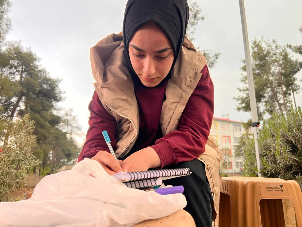 Kahramanmaraş'ta Okul Saldırısında Ölen Çocukların Mezar Başındaki Yazılan Notlar Tüm Şehri Ağlattı (11)