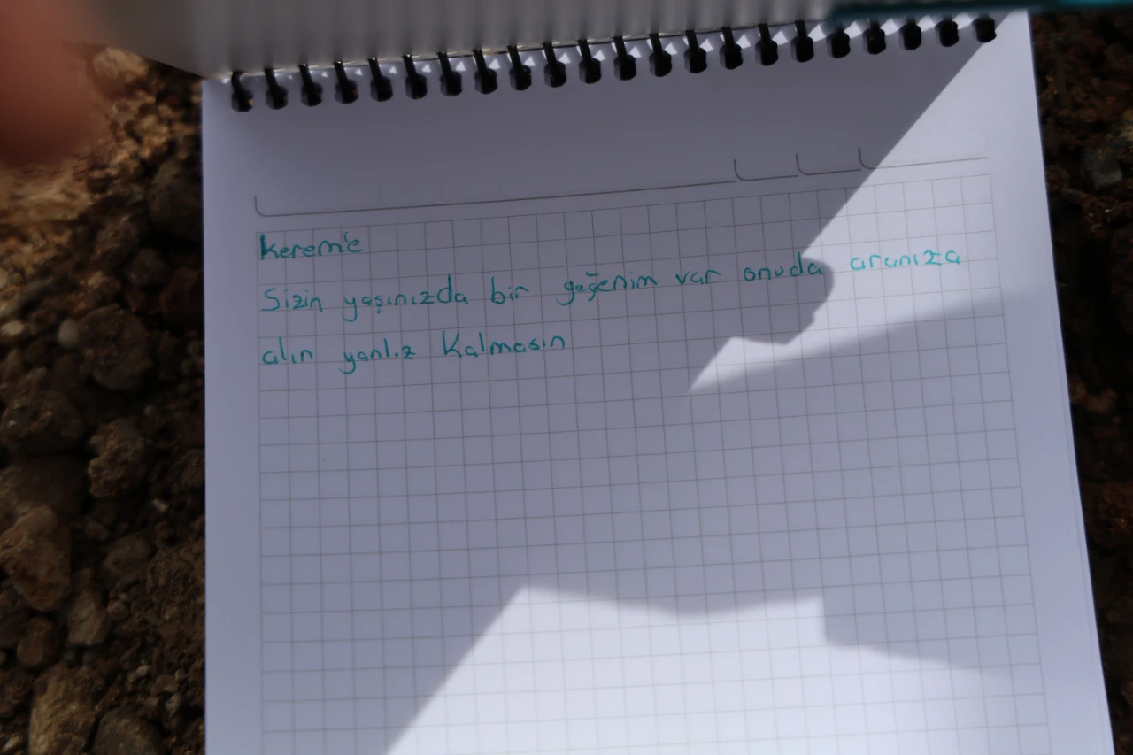 Kahramanmaraş'ta Ölen Çocukların Mezarına Notlar Yağdı! (15)