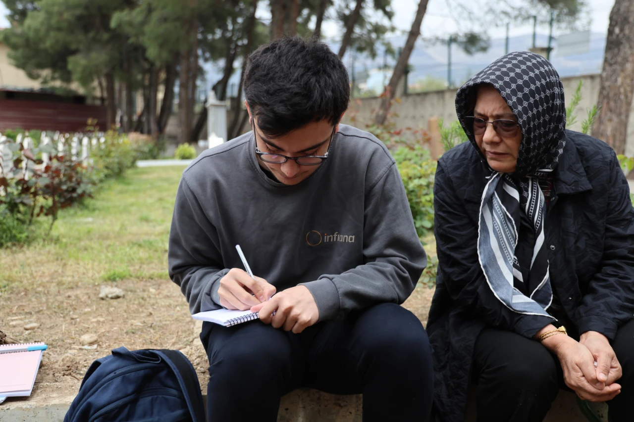 Kahramanmaraş'ta Ölen Çocukların Mezarına Notlar Yağdı! (9)