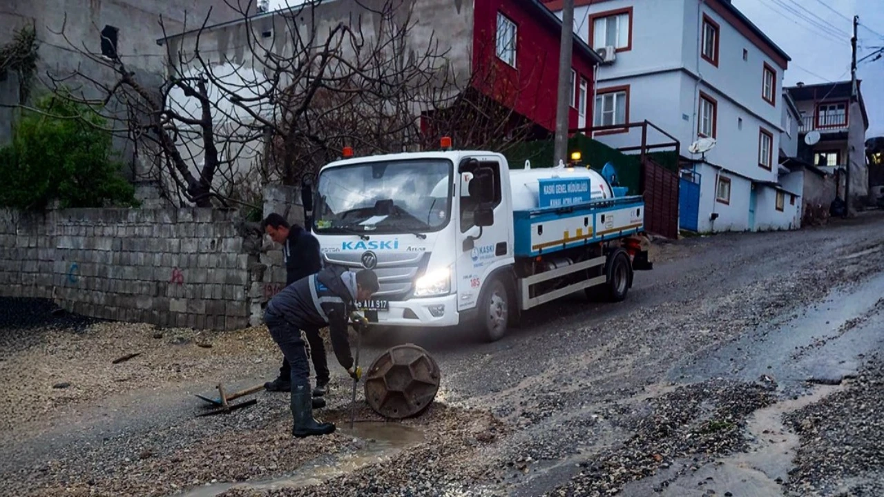 Kahramanmaraş’ta Sağanak Sonrası Dev Temizlik Seferberliği! (5)