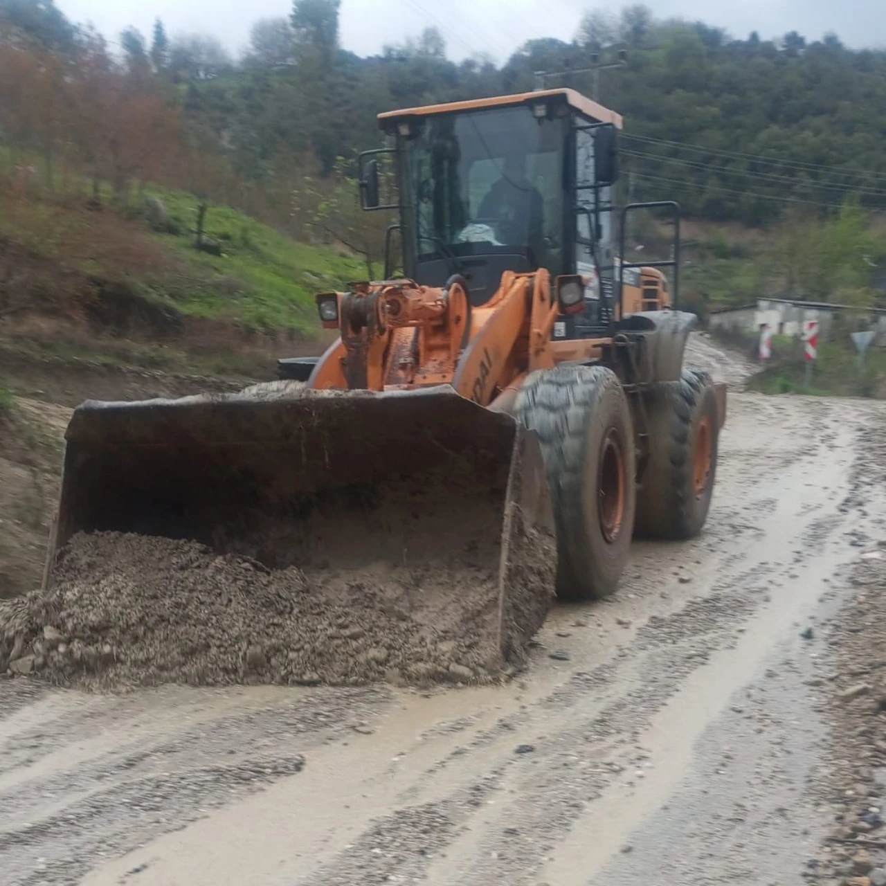 Kahramanmaraş’ta Sağanak Sonrası Dev Temizlik Seferberliği! (6)