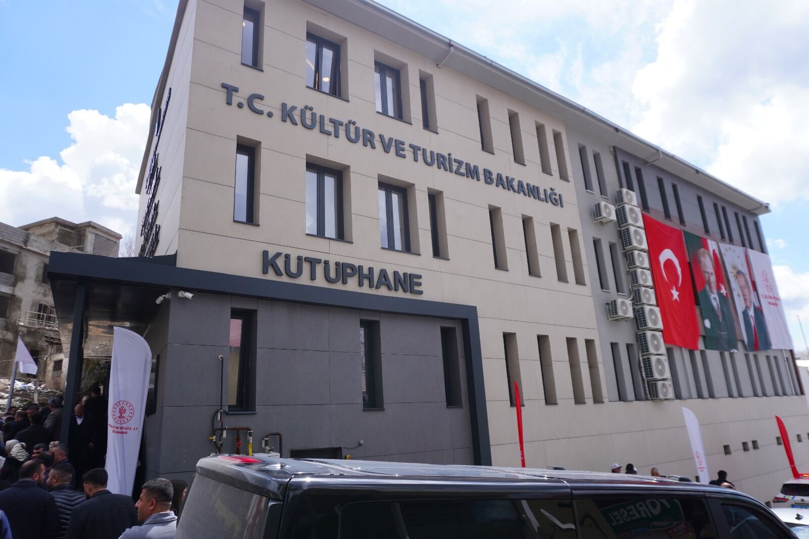 Kahramanmaraş’ta Şehit Ömer Halisdemir Kütüphanesi Açıldı (3)