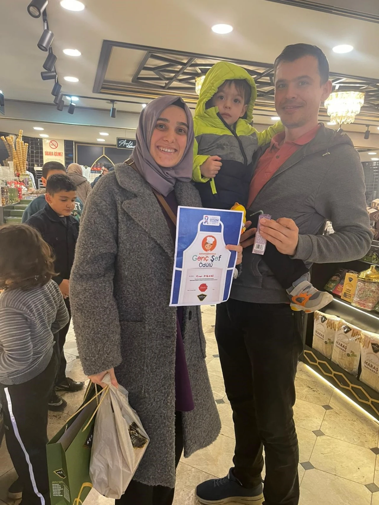 Kahramanmaraş’ta Yürek Isıtan Görüntüler! Özel Çocuklar Kendi Kurabiyelerini Yaptı (4)