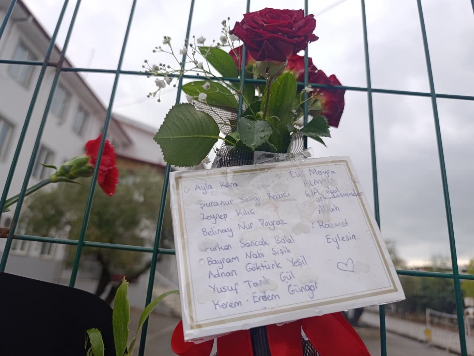 Kahramanmaraş’taki Okul Saldırısında Hayatını Kaybeden Ayla Kara İçin Okulda Dua Edildi (5)