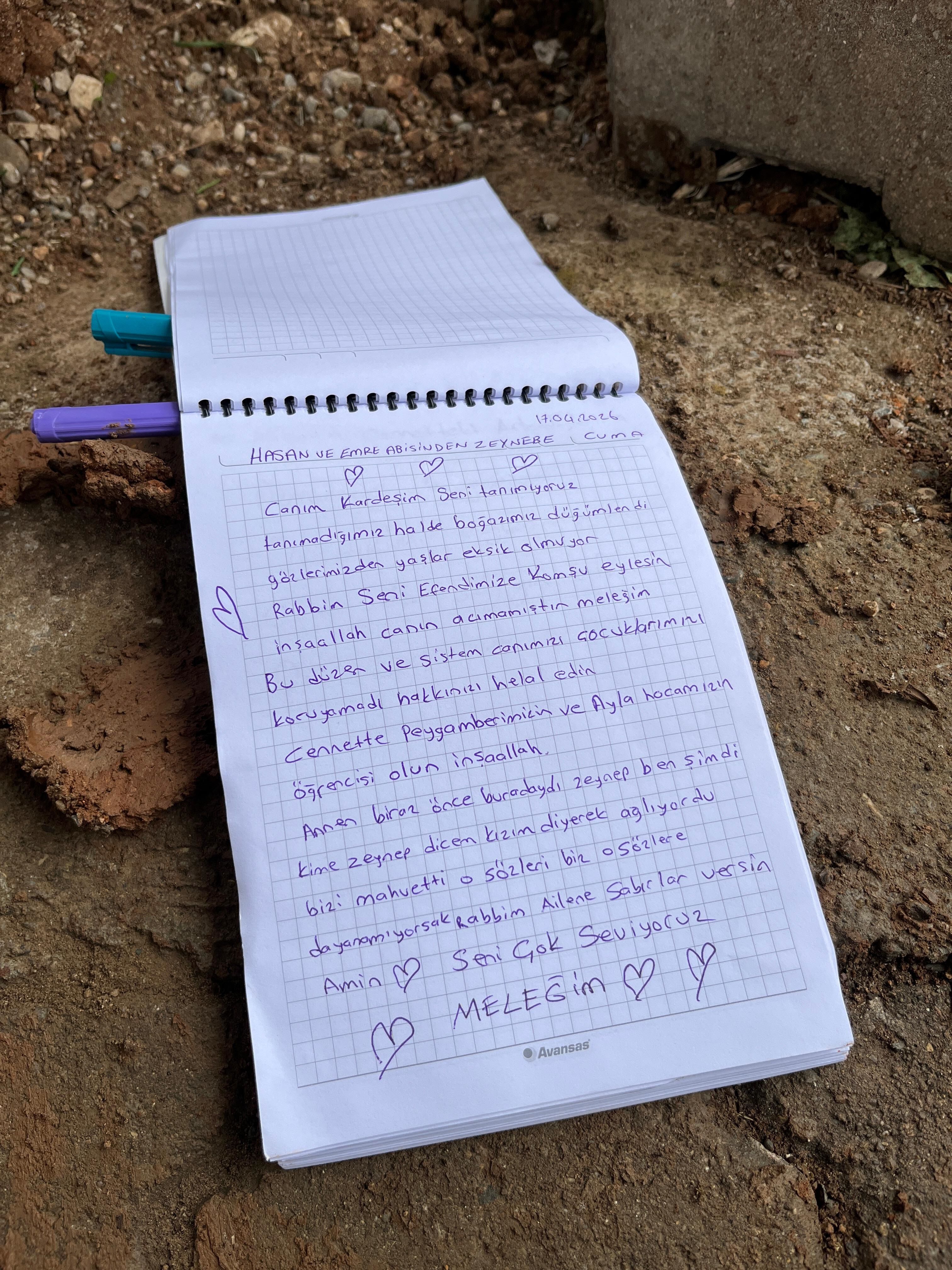 Kahramanmaraş’taki Okul Saldırısında Hayatını Kaybeden Çocukların Mezarlarında Duygulandıran Notlar (2)