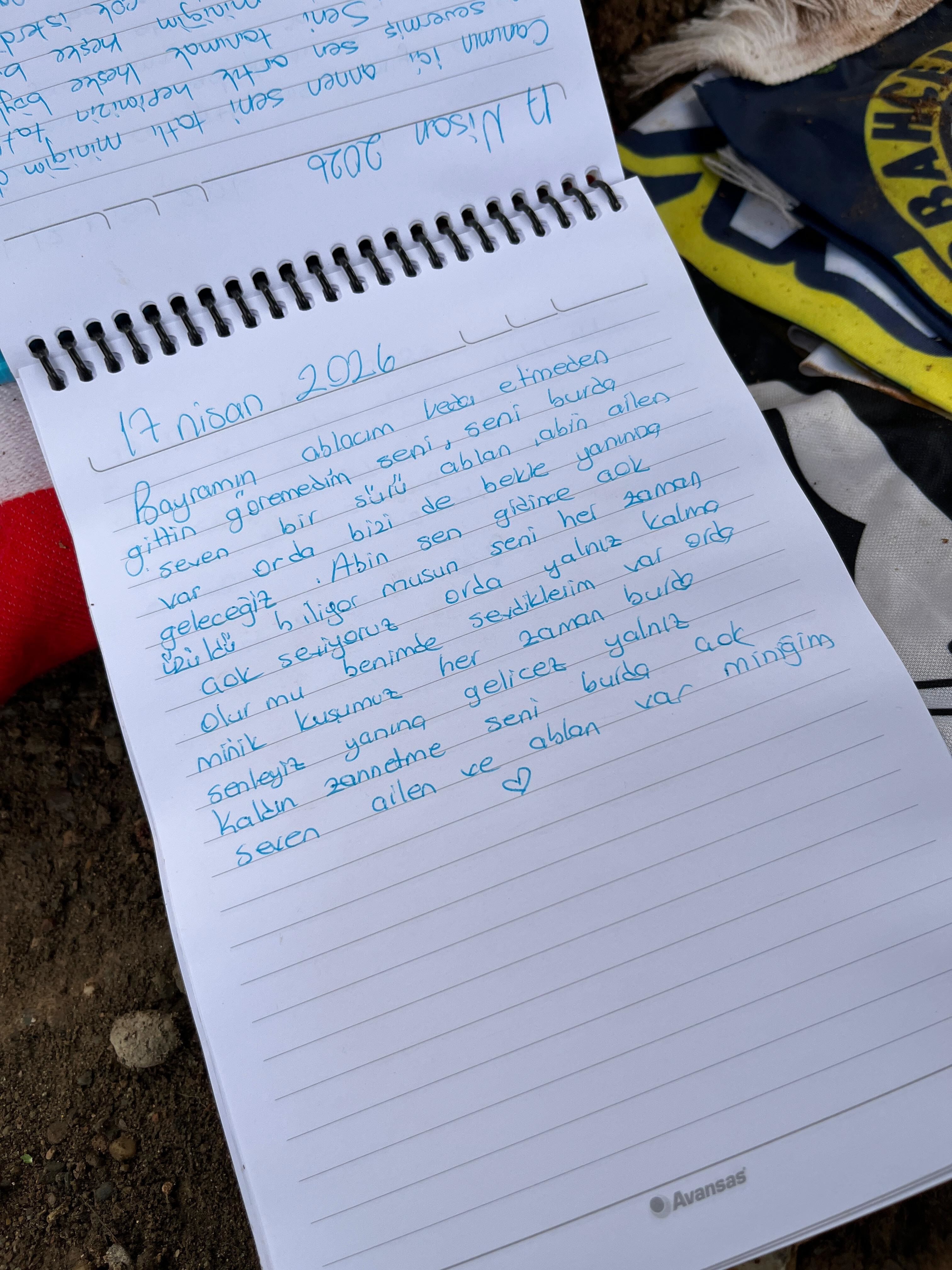 Kahramanmaraş’taki Okul Saldırısında Hayatını Kaybeden Çocukların Mezarlarında Duygulandıran Notlar (9)