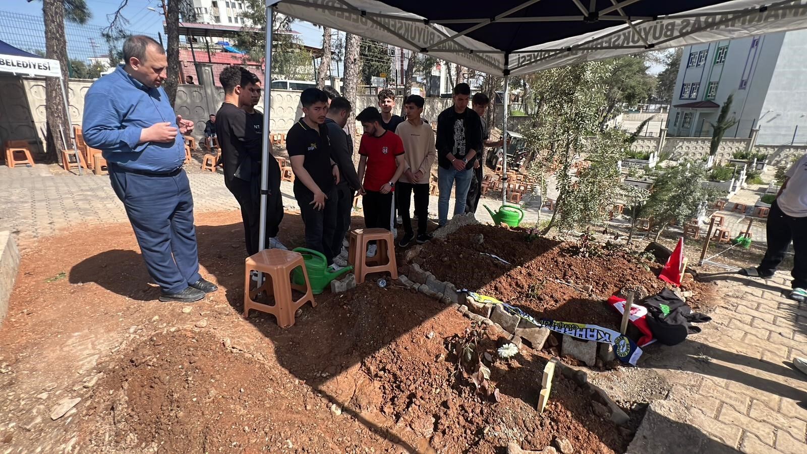 Kahramanmaraş’taki Saldırıda Hayatını Kaybeden 4 Sınıf Arkadaşı Yan Yana Defnedildi (2)