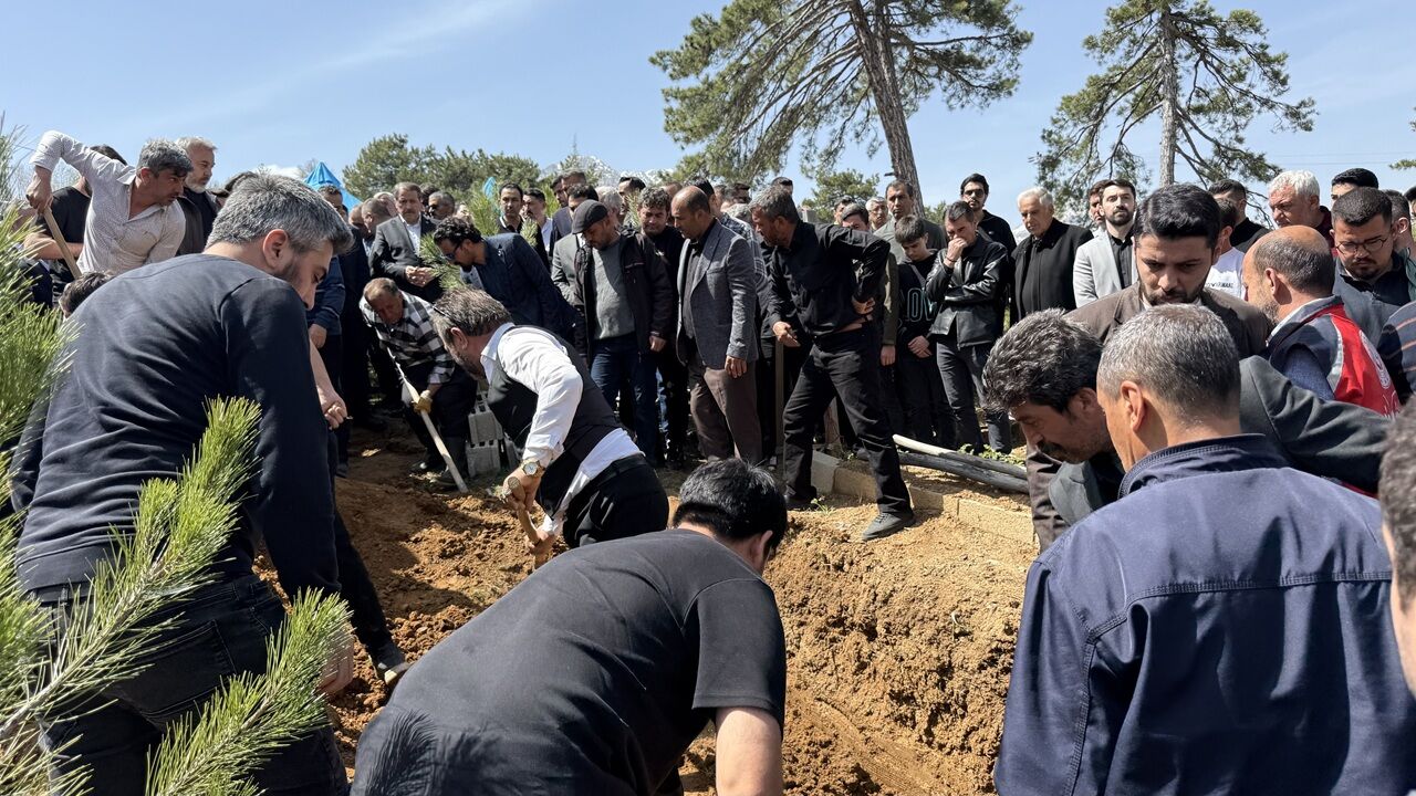 Kahramanmaraş’taki Saldırıda Hayatını Kaybeden Öğretmenin Eşinden Yürek Yakan Sözler (1)-1